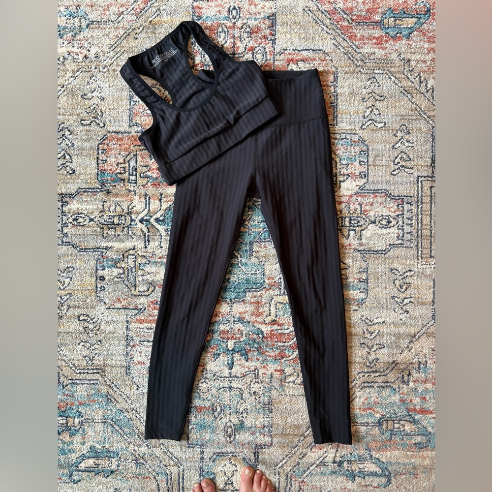 Beyond Yoga Black Striped Leggings